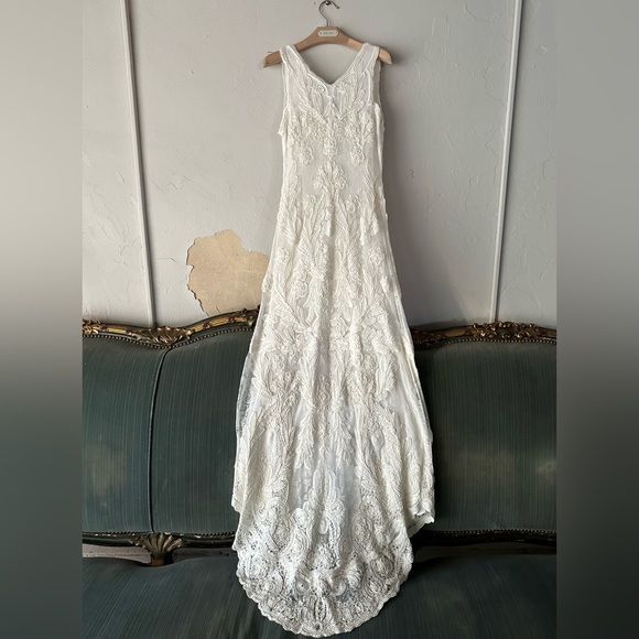 BHLDN Wedding Dress - Picture 4 of 10
